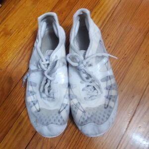 NFINITY Vengeance White and Silver Shoes Sz 8.5.